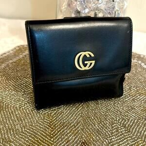Gucci GG black wallet in good condition